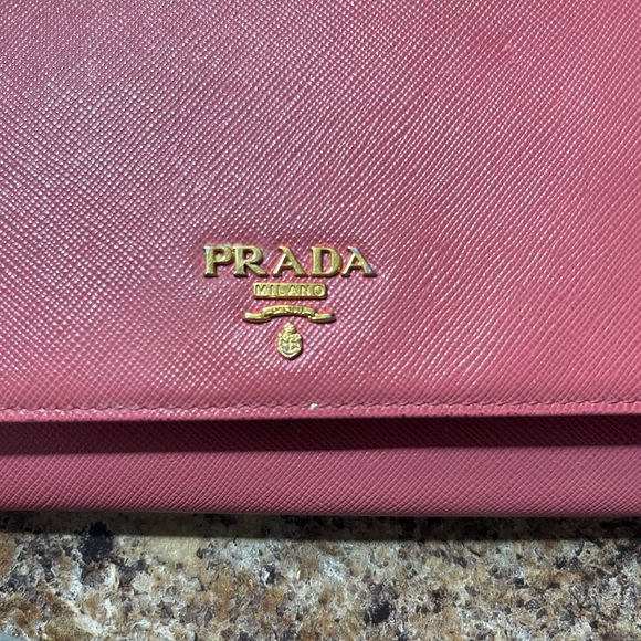 Prada clutch - Picture 2 of 5